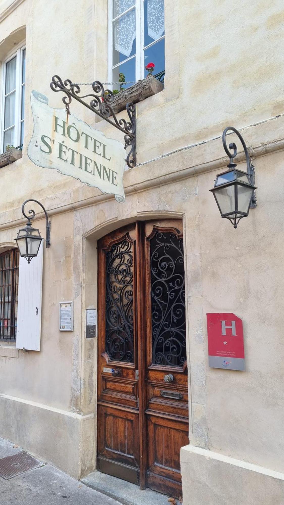 Hotel Saint Etienne Кан Екстериор снимка