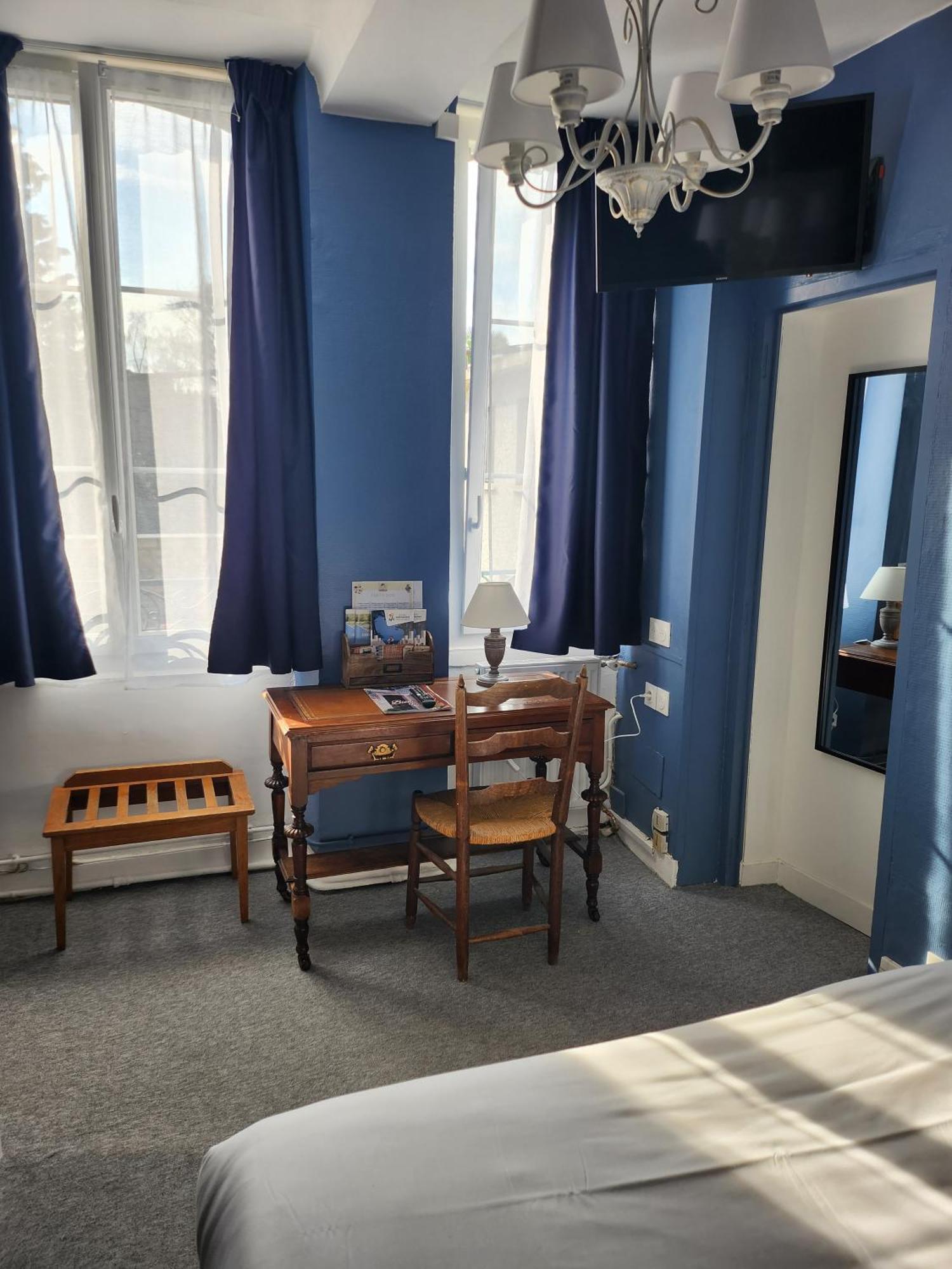 Hotel Saint Etienne Кан Екстериор снимка
