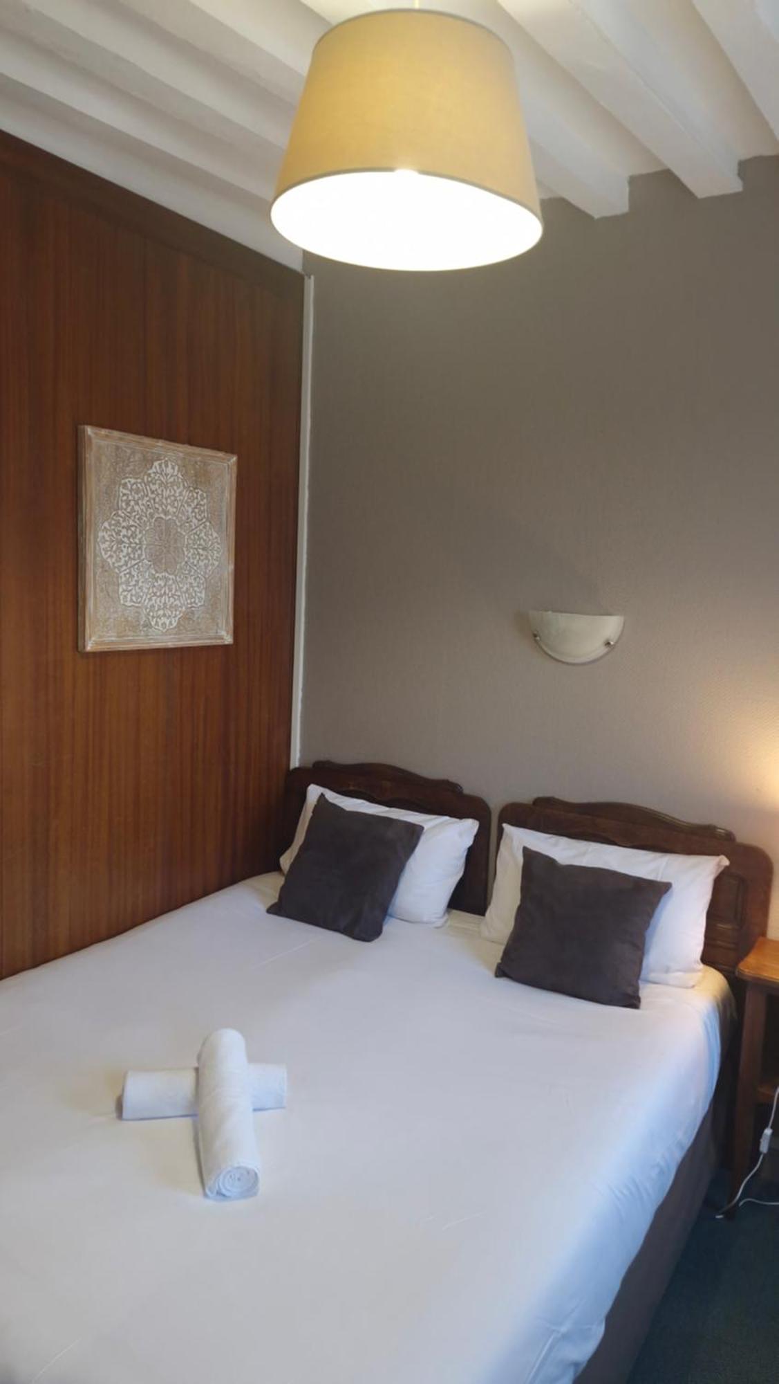 Hotel Saint Etienne Кан Екстериор снимка